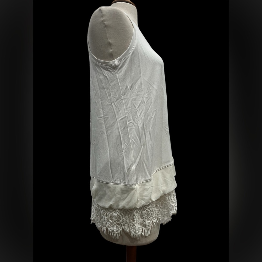 Daisy Fuentes Lace Trim Tank Top. - Picture 2 of 10